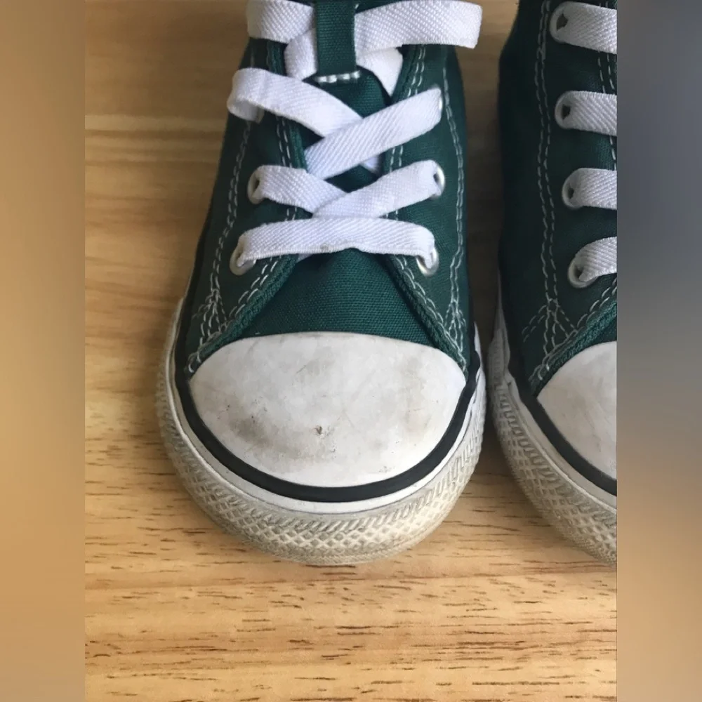 Converse All-Star Chuck Taylor High-Tops Green Size: US Toddler 10 EUR 26